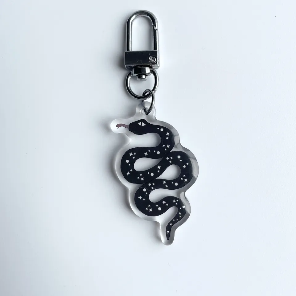 atelier-naholi-porte-cl-serpent-noir-porte-cl-s-acrylique-4-5-cm image 1
