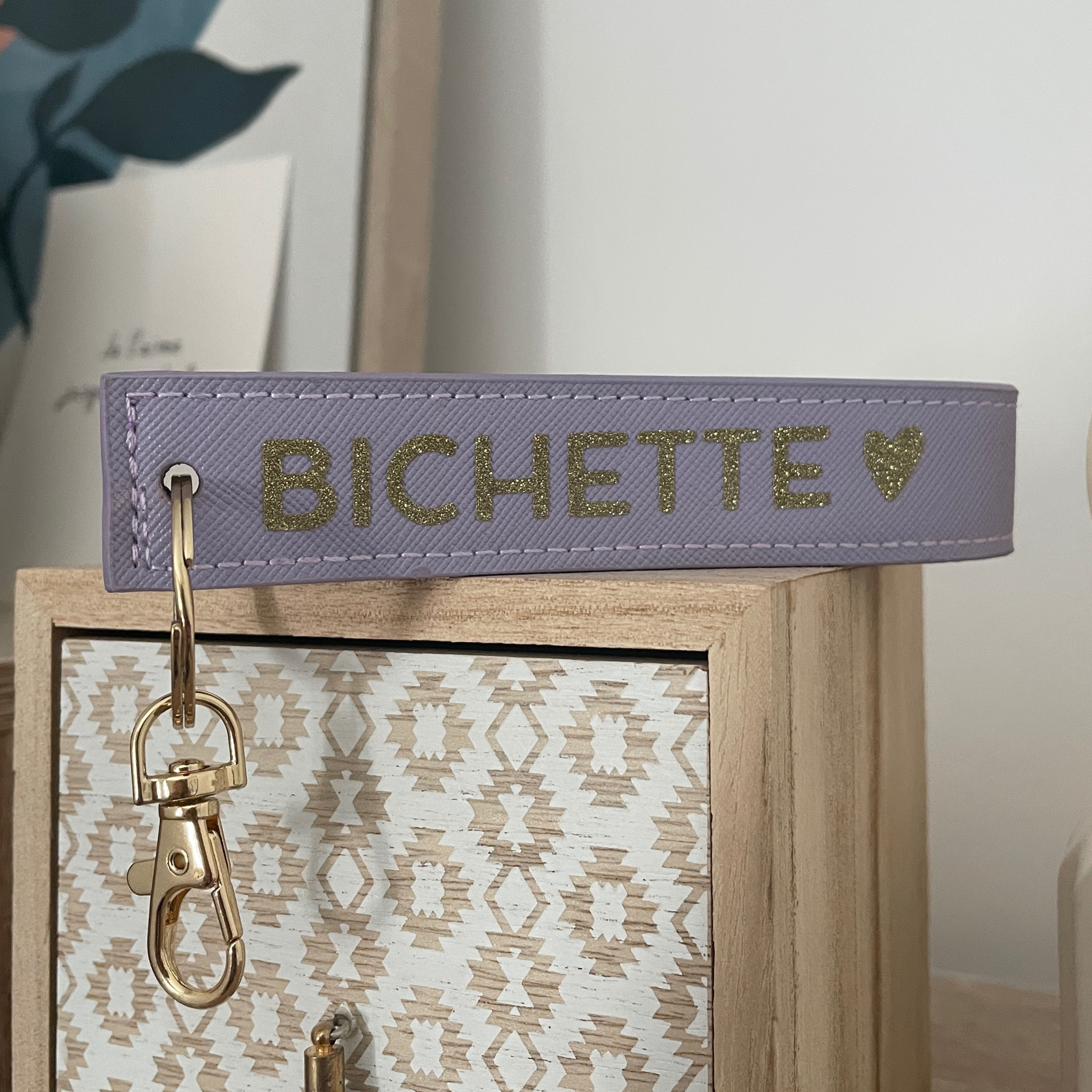 atelier-naholi-porte-cl-message-bichette-dragonne-violet image 2
