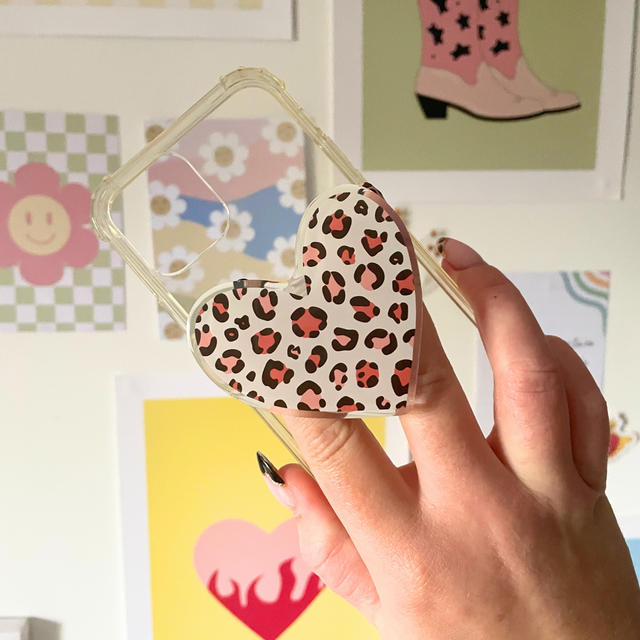 atelier-naholi-phone-grip-coeur-l-opard-automnal-acrylique image 4