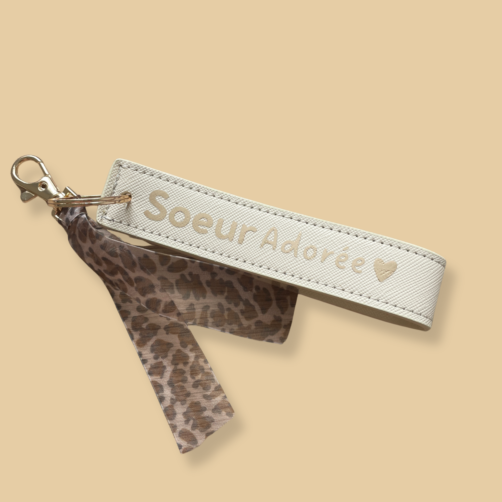 atelier-naholi-soeur-d-amour-porte-cl-dragonne-beige-13cm image 1