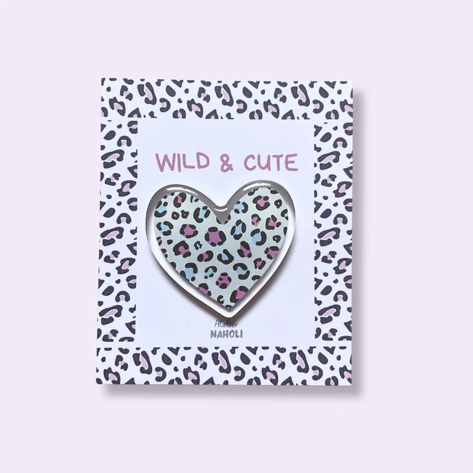 atelier-naholi-coeur-l-opard-pins-acrylique-3-8-cm image 1