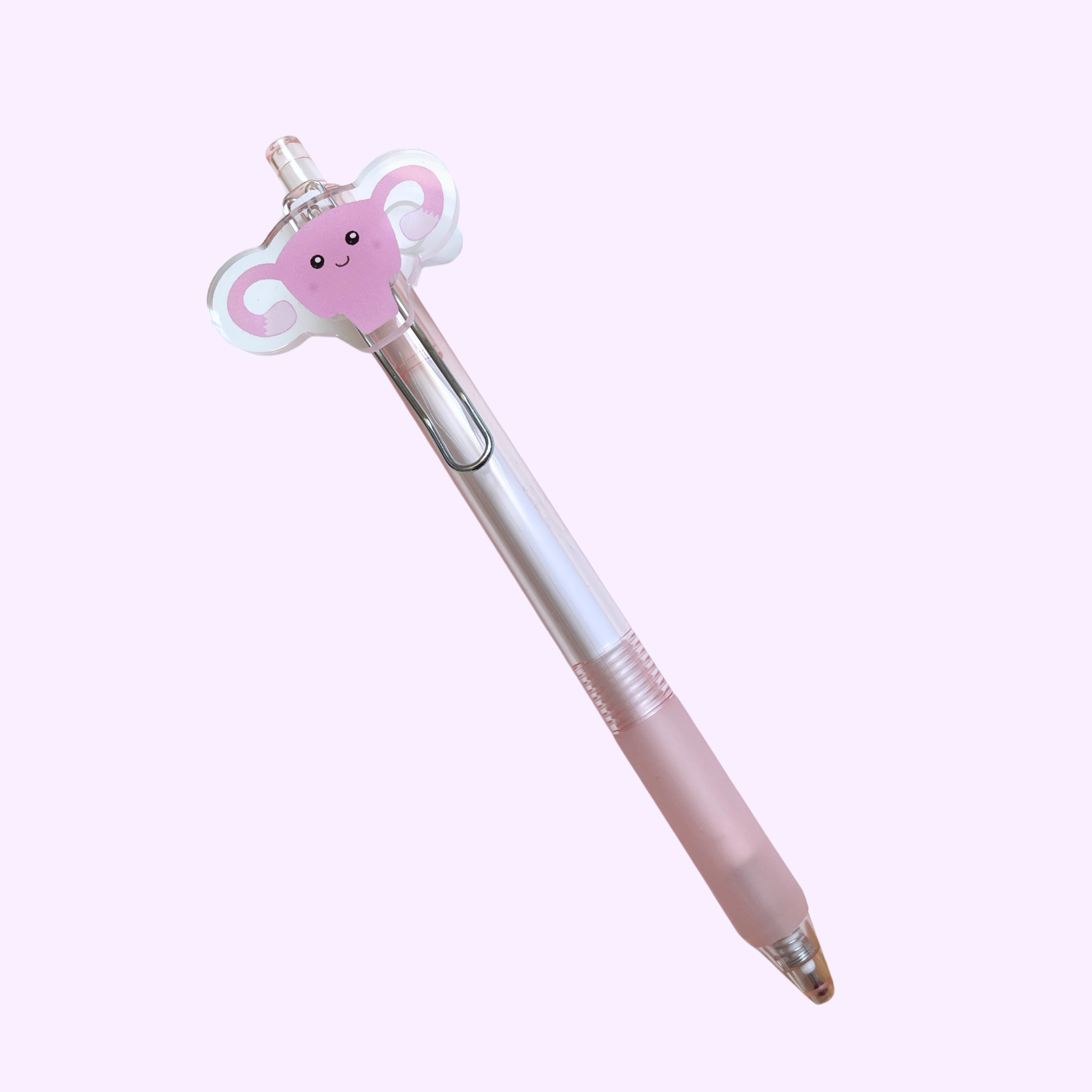 atelier-naholi-ut-rus-stylo-bille-gel-noir-breloque-rose image 4
