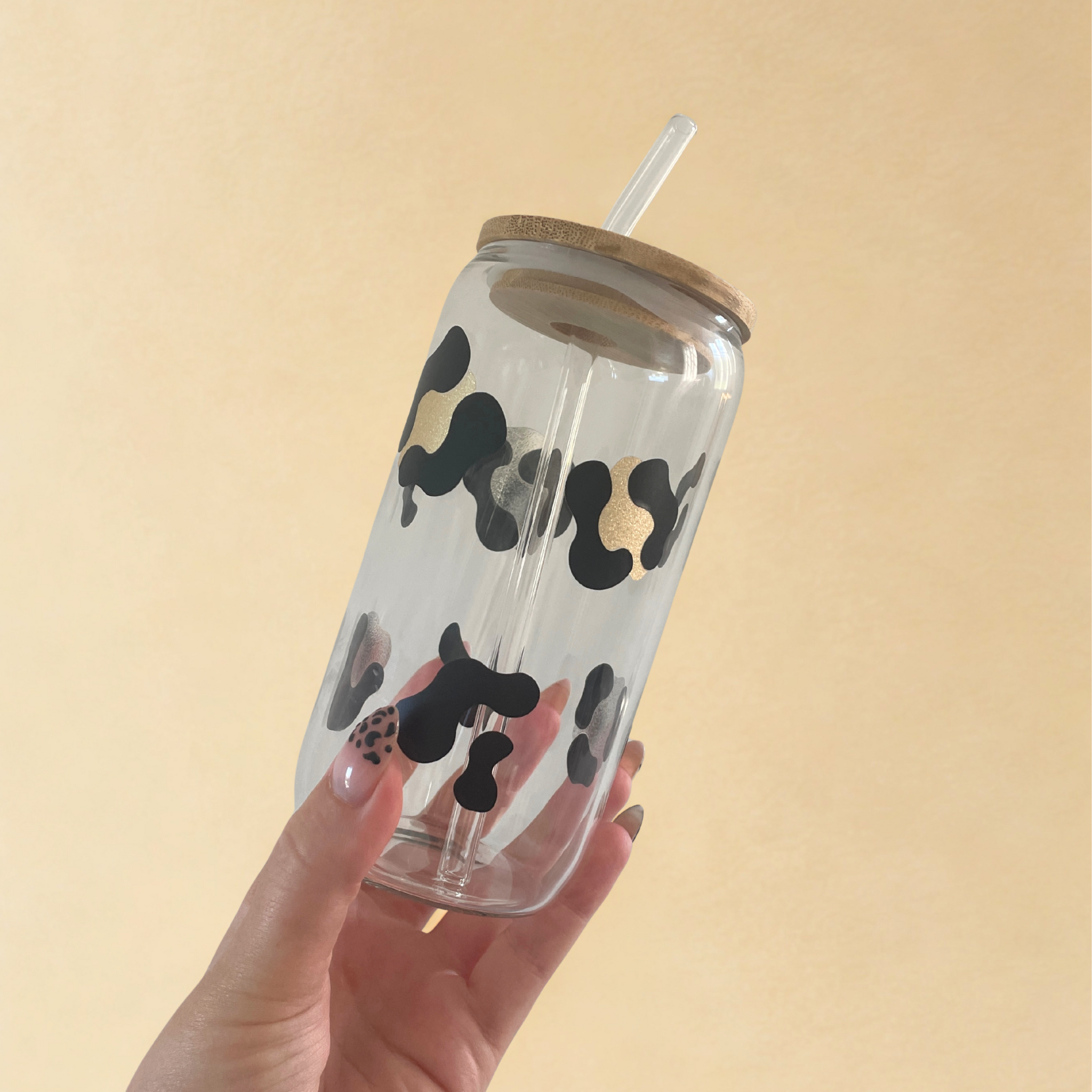 atelier-naholi-verre-paille-l-opard-dor-500-ml-avec-paille image 1