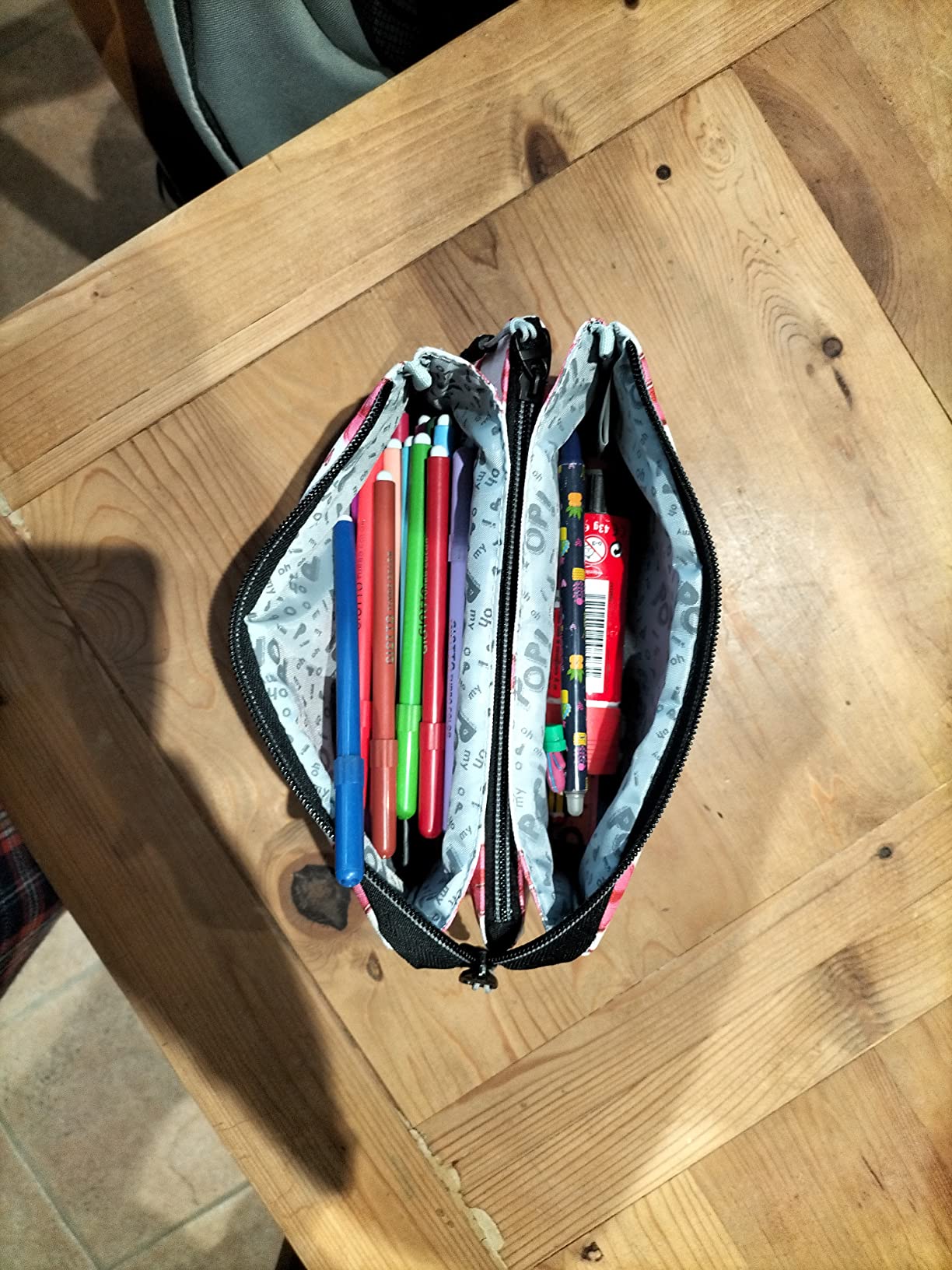 Tient les stylos
